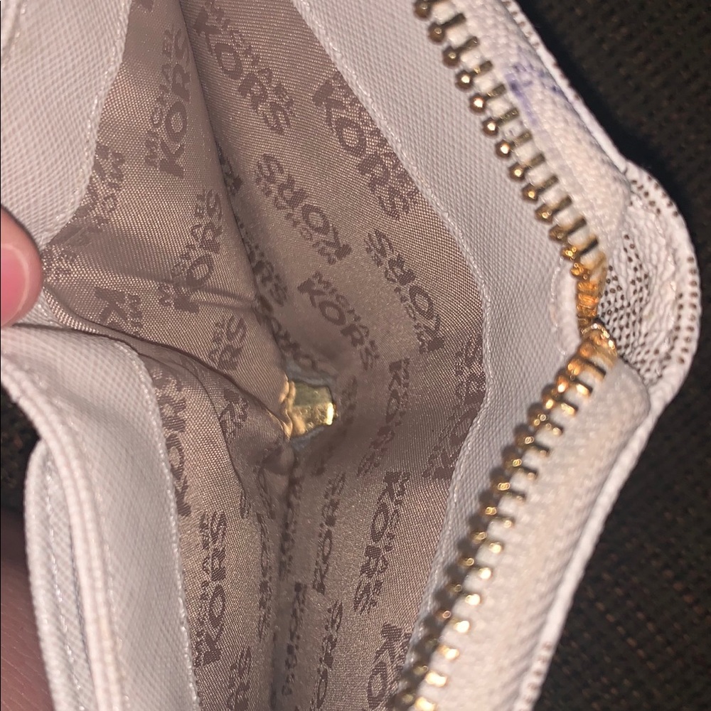 Michael Kors Wallet - Picture 3 of 4